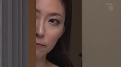 juy-088在我睡觉时袭来的性欲旺盛的姐姐-白木优子