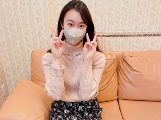 FC2PPV-3200359十足<span style="color: #ff5b82">的</span>处女19岁<span style="color: #ff5b82">的</span>女大学生这是她第一次做爱