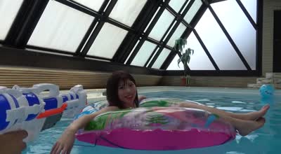 FC2PPV-2382903白色泳装的绝世佳人