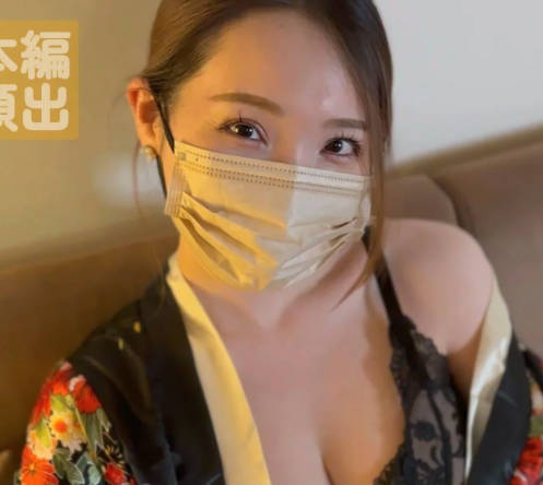 FC2PPV-4668098 和一名写真模特在温泉地点偷<span style="color: #ff5b82">偷</span><span style="color: #ff5b82">拍</span>摄