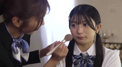 DASS-596 ぷるつやリップと舌が溶け合うねっとりレズキスで长身美人BAにレズ堕ちする华奢美少女 北冈果林 木下ひまり