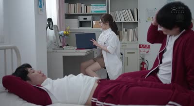 JUR-110 露出狂の保健医は始业のチャイムで廊下を彷徨う…。 藤かんな