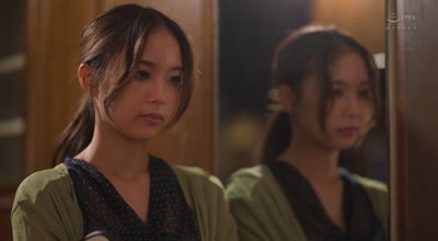 JUR-490 汗ほとばしる人妻の圧倒的な腰振りで、僕は一度も腰を动かさずに中出ししてしまった。 市来まひろ