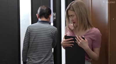 FSDSS-826 阴湿な町内会オヤジのチクハラに逆らえず、ネチネチしつこい先端こねくりで早漏クリ乳首に変えられてしまった私 藤井兰々