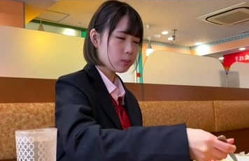 FC2PPV-1910095-可爱18岁大胸少女被胖子生操爆菊