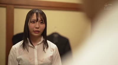 EBWH-127 局地的豪雨で后辈女社员と相部屋 濡れた豊満巨乳と痴女テクに一晩で寝取られた既婚者の僕 莉々はるか