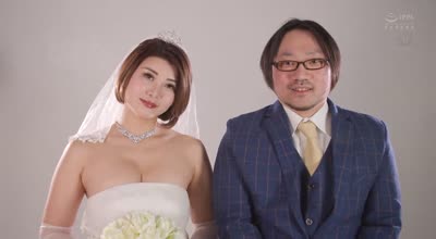 JUQ-776 ストリップ剧场で舞う人妻 推川ゆうり