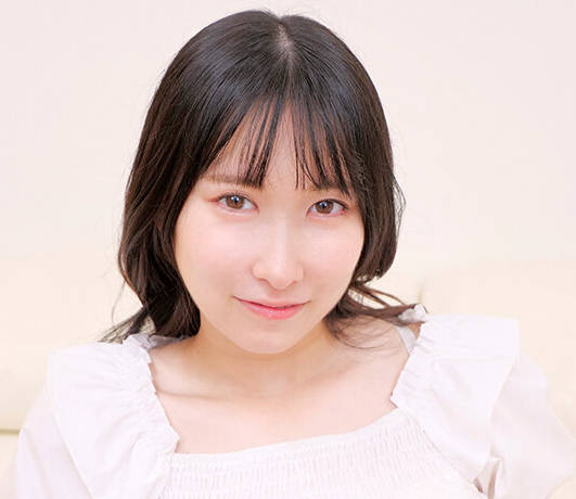 IENFH-32502 超有名大学に通うマジメな女子大生がとっても耻ずかしい焦らし素股 パンティ越しにデカチンずぷっと3cm挿入！ 黒宫えりか