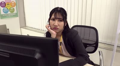 HUNTC-409 仕事中にちょいちょいパンツが见える女性社员。もしかしてパンツを覗き见するボクに怒ってる？かと思っていたら、エッチなお诱いをしないことに怒っていた！