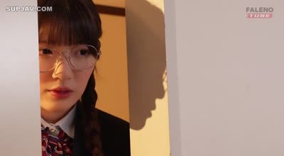 FTHTD-159 マワされ愿望！脱いだら凄いクラスの地味な人见知りJ系は乱交にどハマり！笑顔で全员に　浦上ひのり