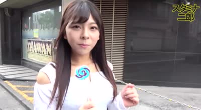 FC2PPV-1260867-与女大<span style="color: #ff5b82">学</span><span style="color: #ff5b82">生</span>进行无套性爱