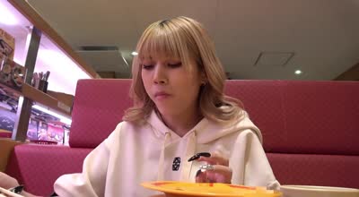 KNMB-074 天然Gカップのタトゥー全开ガチエロギャルビッチ カレン 凤カレン