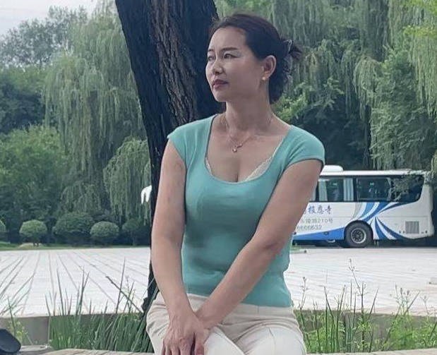 老爸说他出差去了妈妈在家里被我操成了<span style="color: #ff5b82">母</span><span style="color: #ff5b82">狗</span>