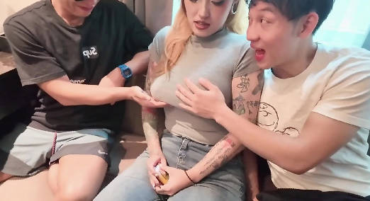 大像传媒DY-07平行宇宙的两种脚色人生-鱿鱼