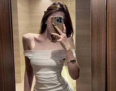 让表姐穿上网购的马油丝袜给我操