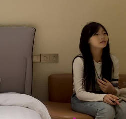 今天约了一个07年高中刚毕业的嫩妹-小小鸟