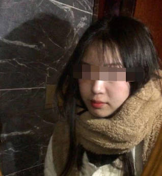 <span style="color: #ff5b82">高</span><span style="color: #ff5b82">中</span>妹约炮视频口交抠逼后入绝美叫声