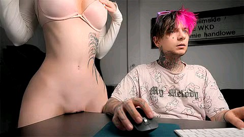 手淫喷射在桌子上#<span style="color: #ff5b82">萝</span><span style="color: #ff5b82">莉</span>#挑逗#纹身