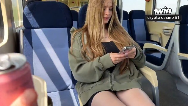 P站 极品天然摇晃巨乳【Comatozze】火车艳遇：陌生美女主动<span style="color: #ff5b82">勾</span><span style="color: #ff5b82">引</span>邻座男子 火车上陌生美女主动坐#射精#骚逼#人妻#挑逗#露出#性交